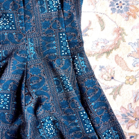 Forever 21 Blue Paisley Strapless Dress size Small - Picture 4 of 5